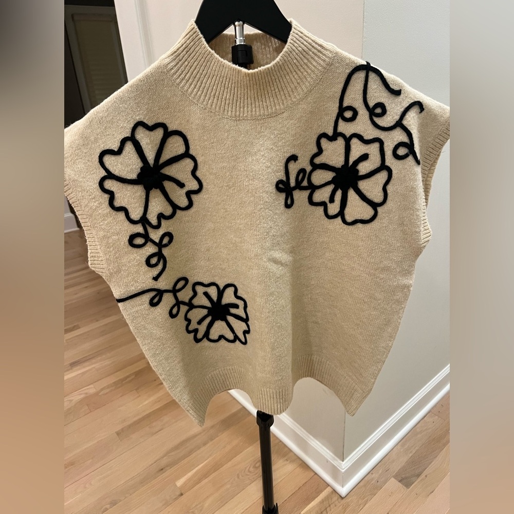 Entro Cream Sweater with Black Floral Design (Sz S)